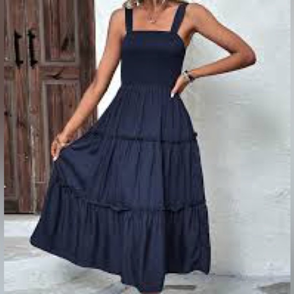 C&C California Blue Sleeveless Pleated Sundress - Picture 2 of 12